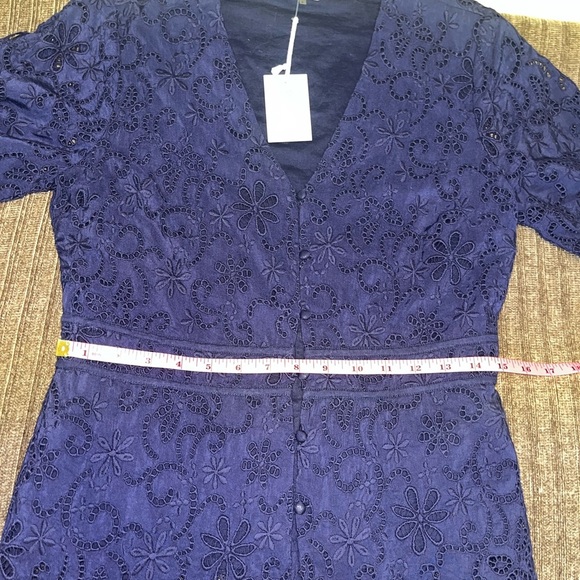 NWT Ecru Navy Blue Eyelet Women Top- Smal - Picture 7 of 9